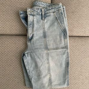 Universal Threads - worn once on 90s Day
12/31
High rise slim straight lightwash